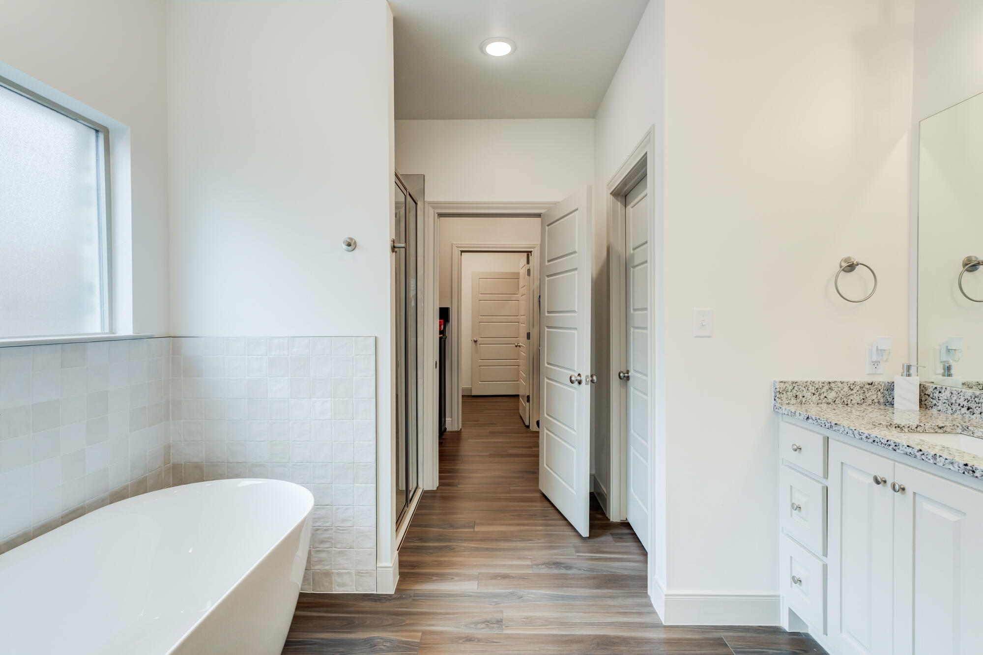 3638 120th Street Lubbock, TX 79423 - Photo 24 of 45 3638-120th-St_Lubbock-TX_29_Primary-Bath