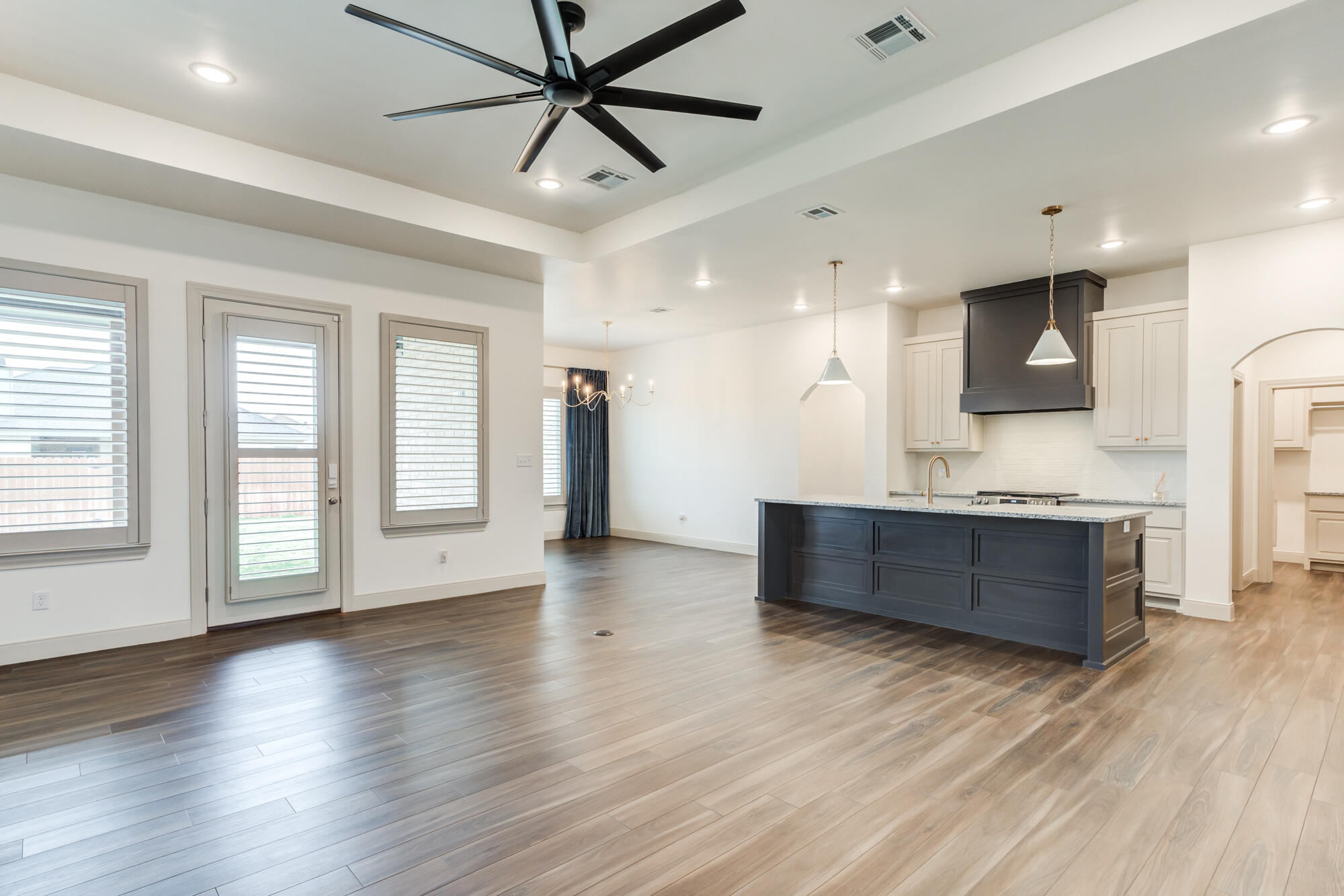 3638 120th Street Lubbock, TX 79423 - Photo 9 of 45 3638-120th-St_Lubbock-TX_6_Living-Room