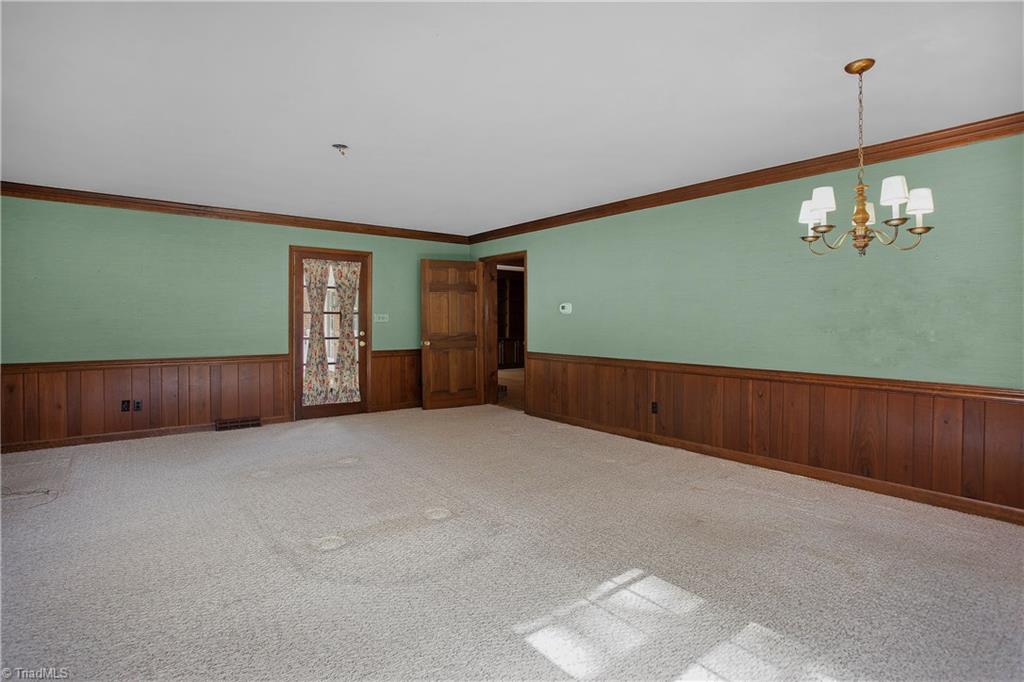 1815 Beechtree Road Greensboro, NC 27408 - Photo 13 of 29 Gallery Image 13