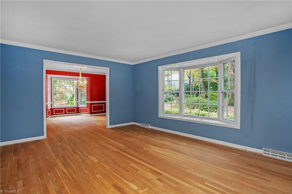 1815 Beechtree Road Greensboro, NC 27408 - Photo 3 of 29 Gallery Image 3