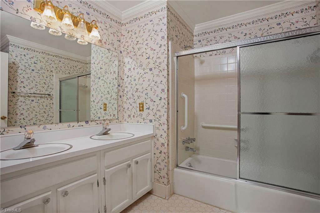 1815 Beechtree Road Greensboro, NC 27408 - Photo 21 of 29 Gallery Image 21
