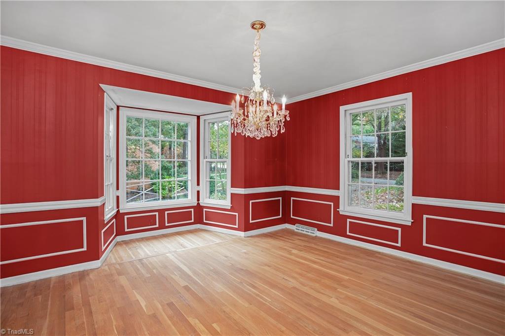 1815 Beechtree Road Greensboro, NC 27408 - Photo 5 of 29 Gallery Image 5