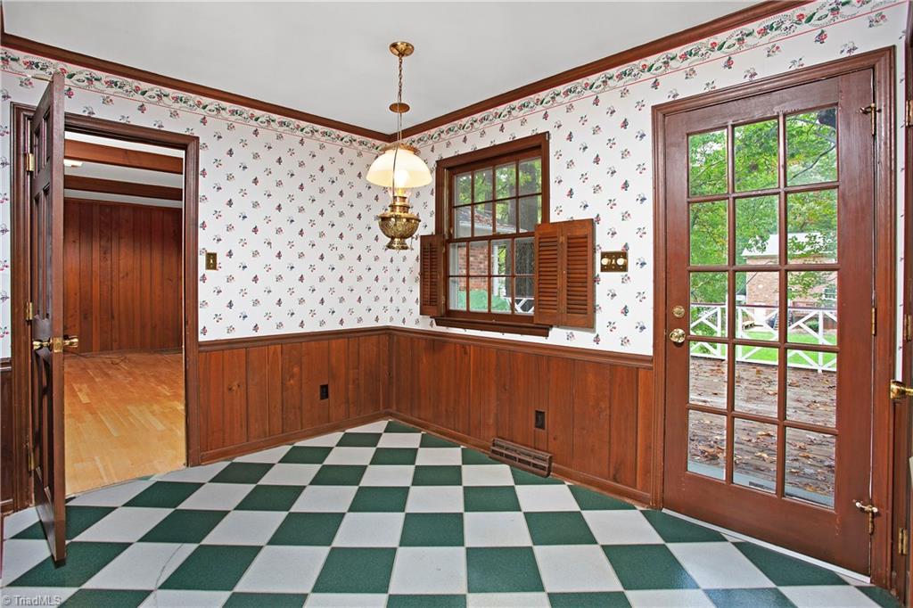 1815 Beechtree Road Greensboro, NC 27408 - Photo 9 of 29 Gallery Image 9