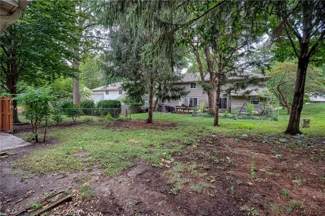 $295,000 | 8304 Hemlock Street, Overland Park, KS 66212