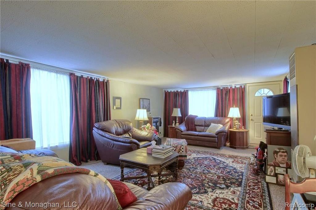 319 Lothrop Road Grosse Pointe Farms, MI 48236 - Photo 12 of 29