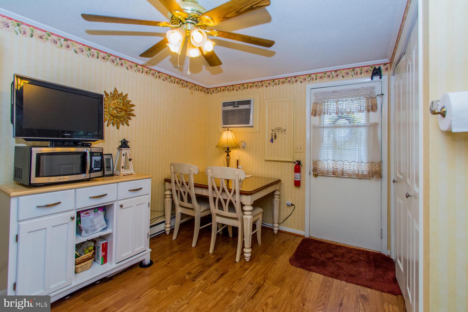 16 Sullivan Road Westminster, MD 21157 - Photo 9 of 28 Eat in kitchen