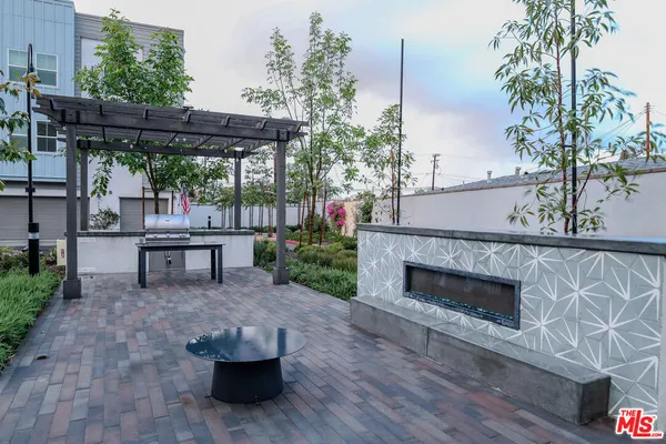 $739,000 | 4820 Long Beach Boulevard, Long Beach, CA 90805