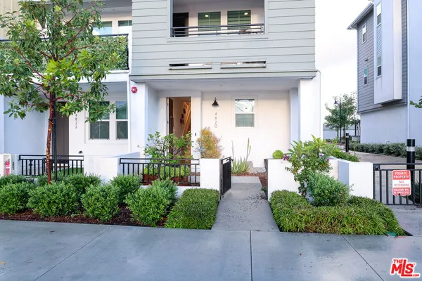 $739,000 | 4820 Long Beach Boulevard, Long Beach, CA 90805