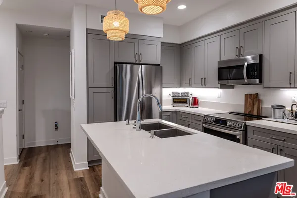 $739,000 | 4820 Long Beach Boulevard, Long Beach, CA 90805
