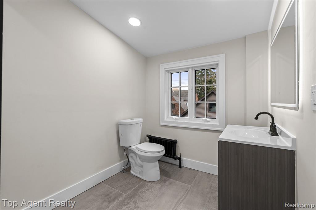 784 Barrington Road Grosse Pointe Park, MI 48230 - Photo 34 of 58