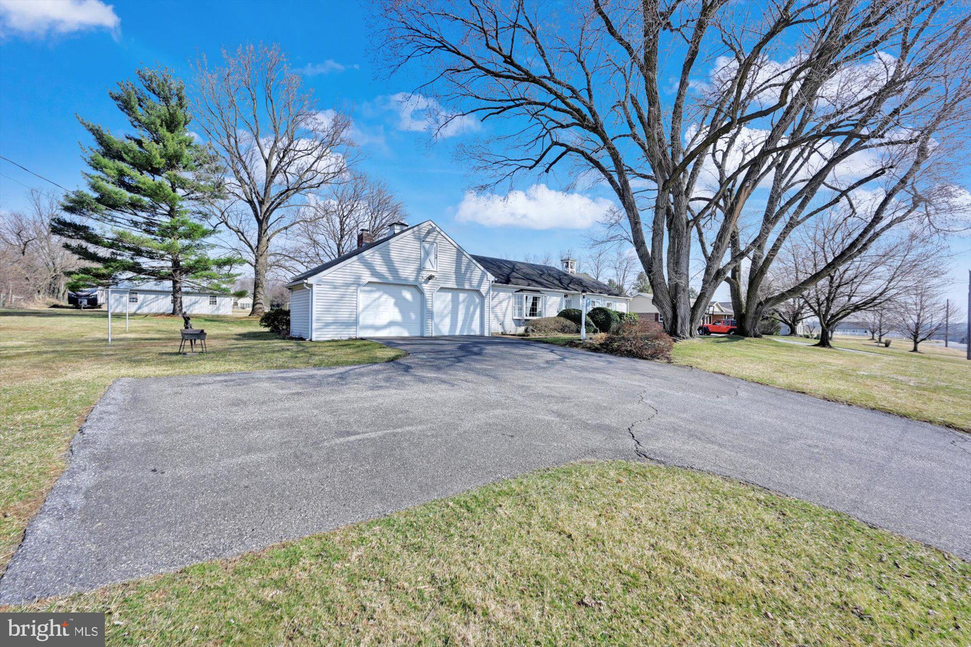 330 Fairview Road Lititz, PA 17543 - Photo 7 of 37 Front