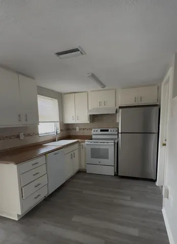 $1,595 | 7936 Pineapple Lane, Port Richey, FL 34668