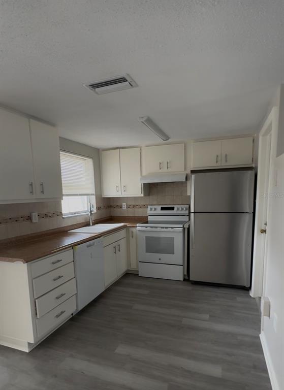 7936 Pineapple Lane Port Richey, FL 34668 - Photo 5 of 11