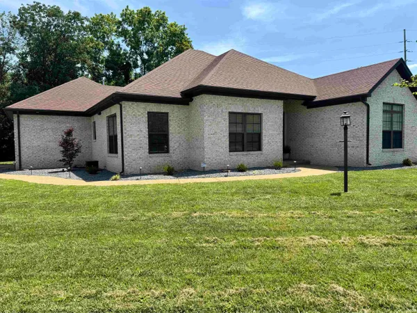 $367,900 | 4244 Meadowbrook Lane, Newburgh, IN 47630