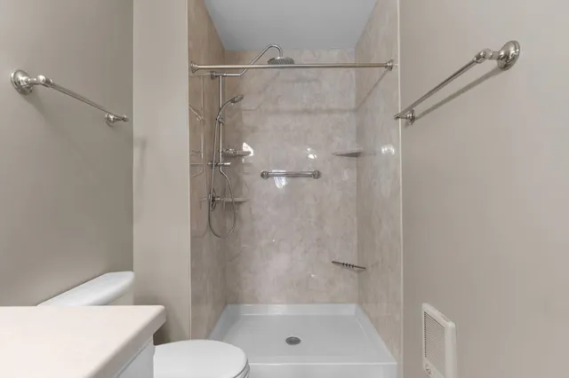 $194,900 | 921 Babcock Street, Unit 11, Neenah, WI 54956