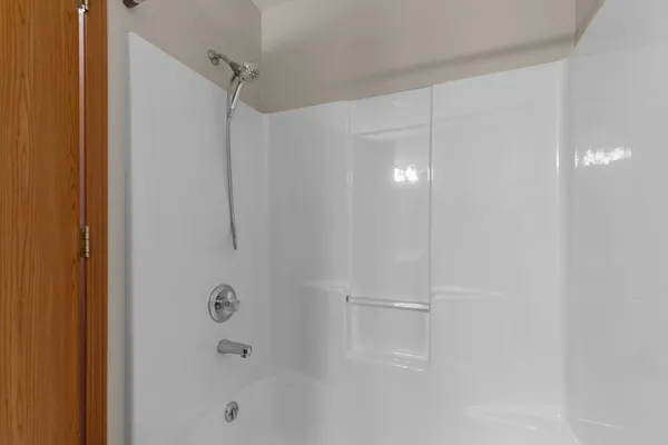 $189,900 | 921 Babcock Street, Unit 11, Neenah, WI 54956