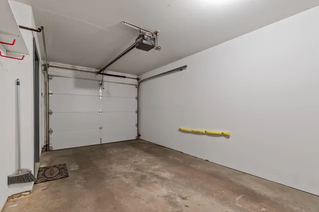 $194,900 | 921 Babcock Street, Unit 11, Neenah, WI 54956