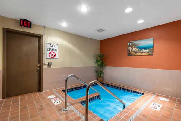 $189,900 | 921 Babcock Street, Unit 11, Neenah, WI 54956