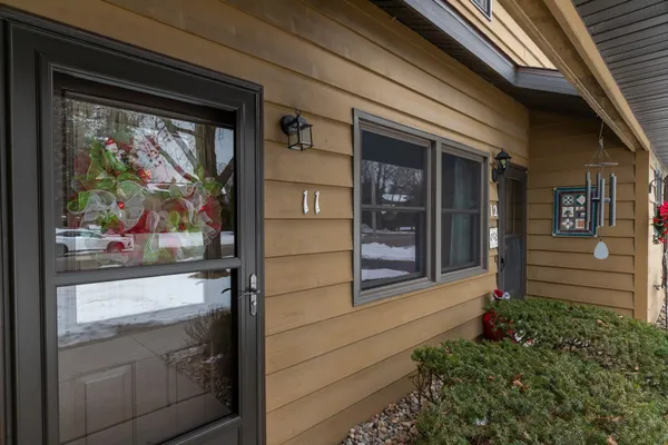 $189,900 | 921 Babcock Street, Unit 11, Neenah, WI 54956