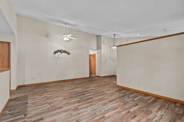 $194,900 | 921 Babcock Street, Unit 11, Neenah, WI 54956