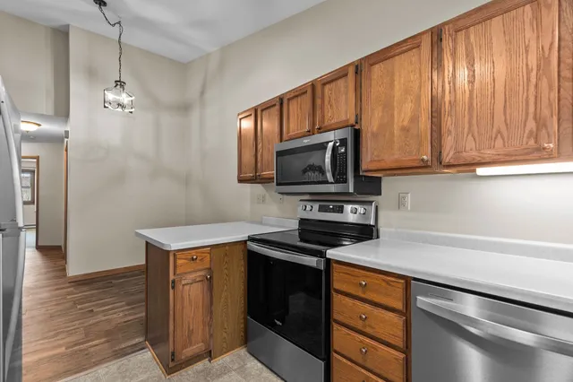 $194,900 | 921 Babcock Street, Unit 11, Neenah, WI 54956