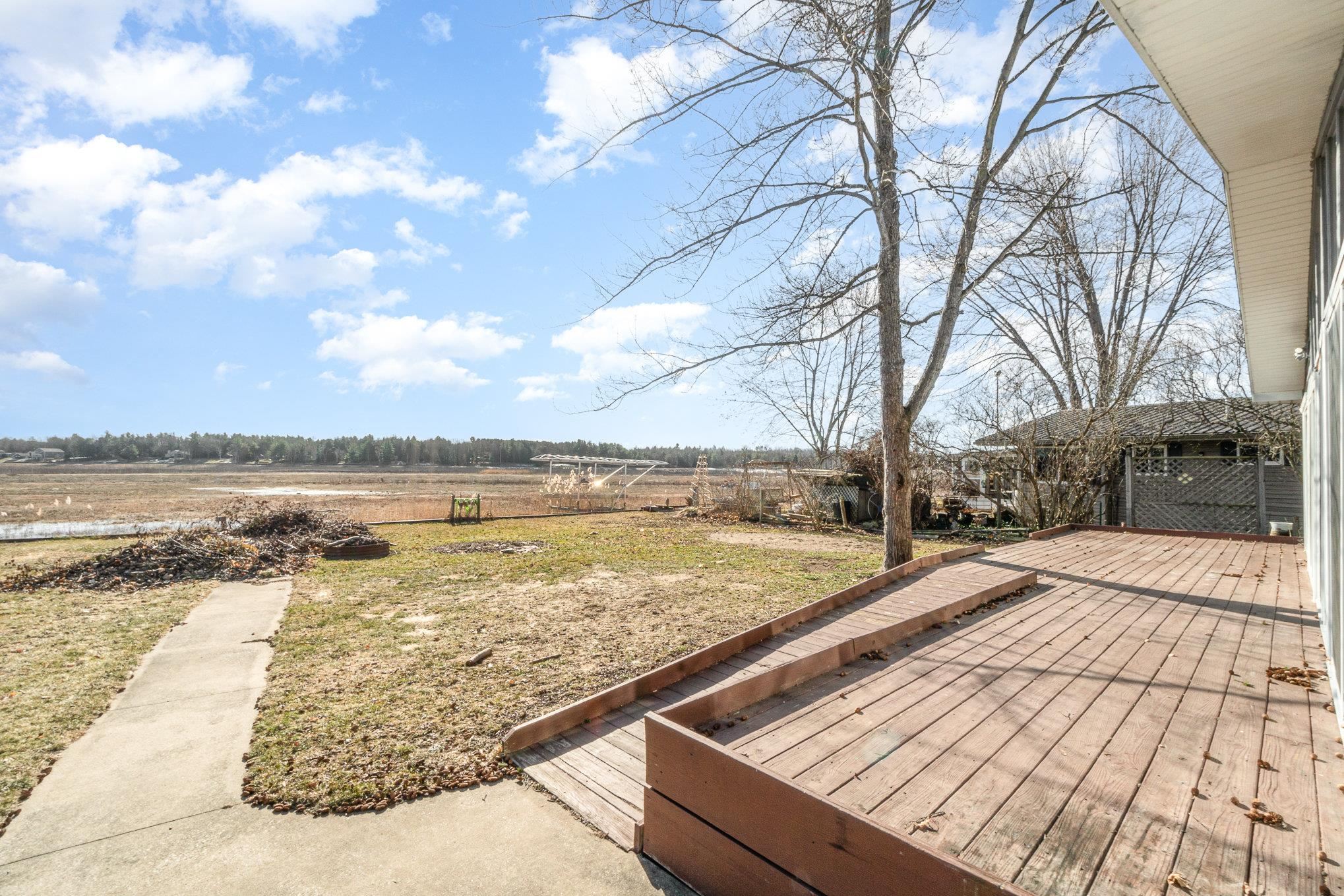 5277 Martin Road Beaverton, MI 48612 - Photo 3 of 42