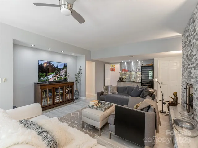 $1,195,000 | 30 West Fairway Drive, Etowah, NC 28729