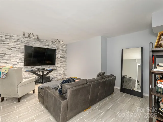 $1,195,000 | 30 West Fairway Drive, Etowah, NC 28729