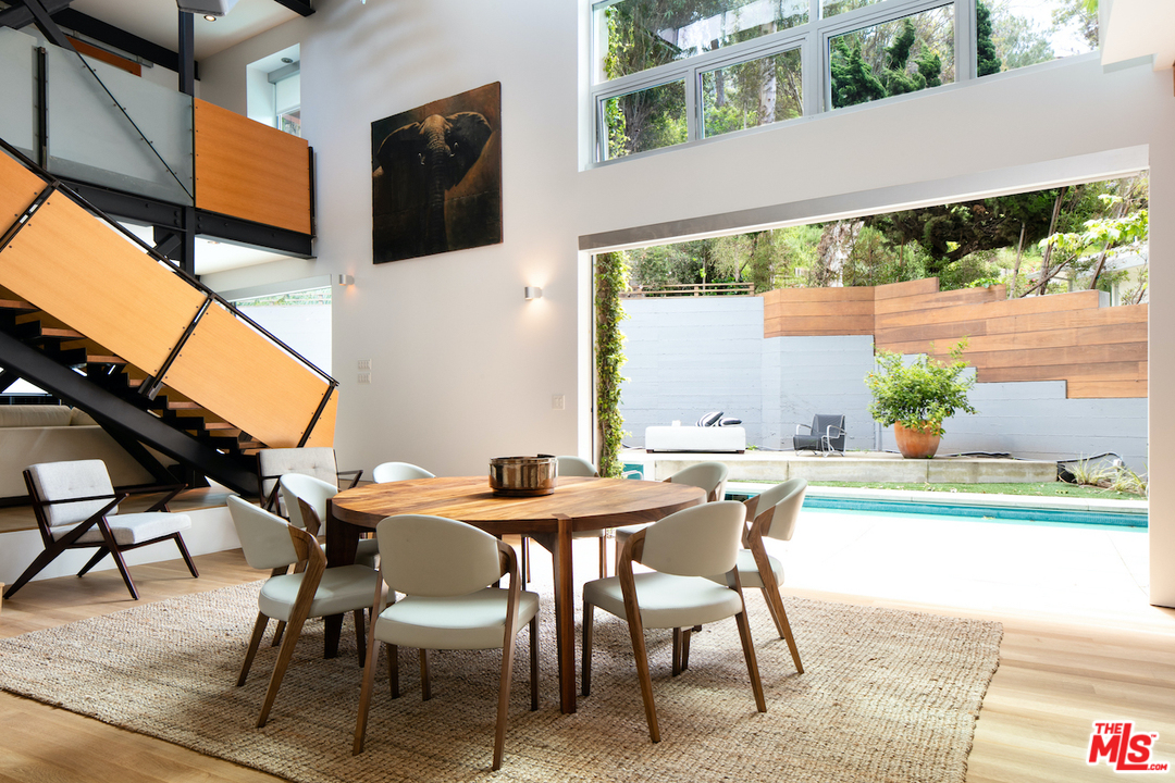 562 Stassi Lane Santa Monica, CA 90402 - Photo 2 of 33 a view of an outdoor seating area