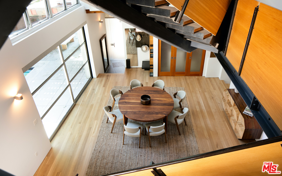 562 Stassi Lane Santa Monica, CA 90402 - Photo 8 of 33 a view of a chairs and table in the balcony