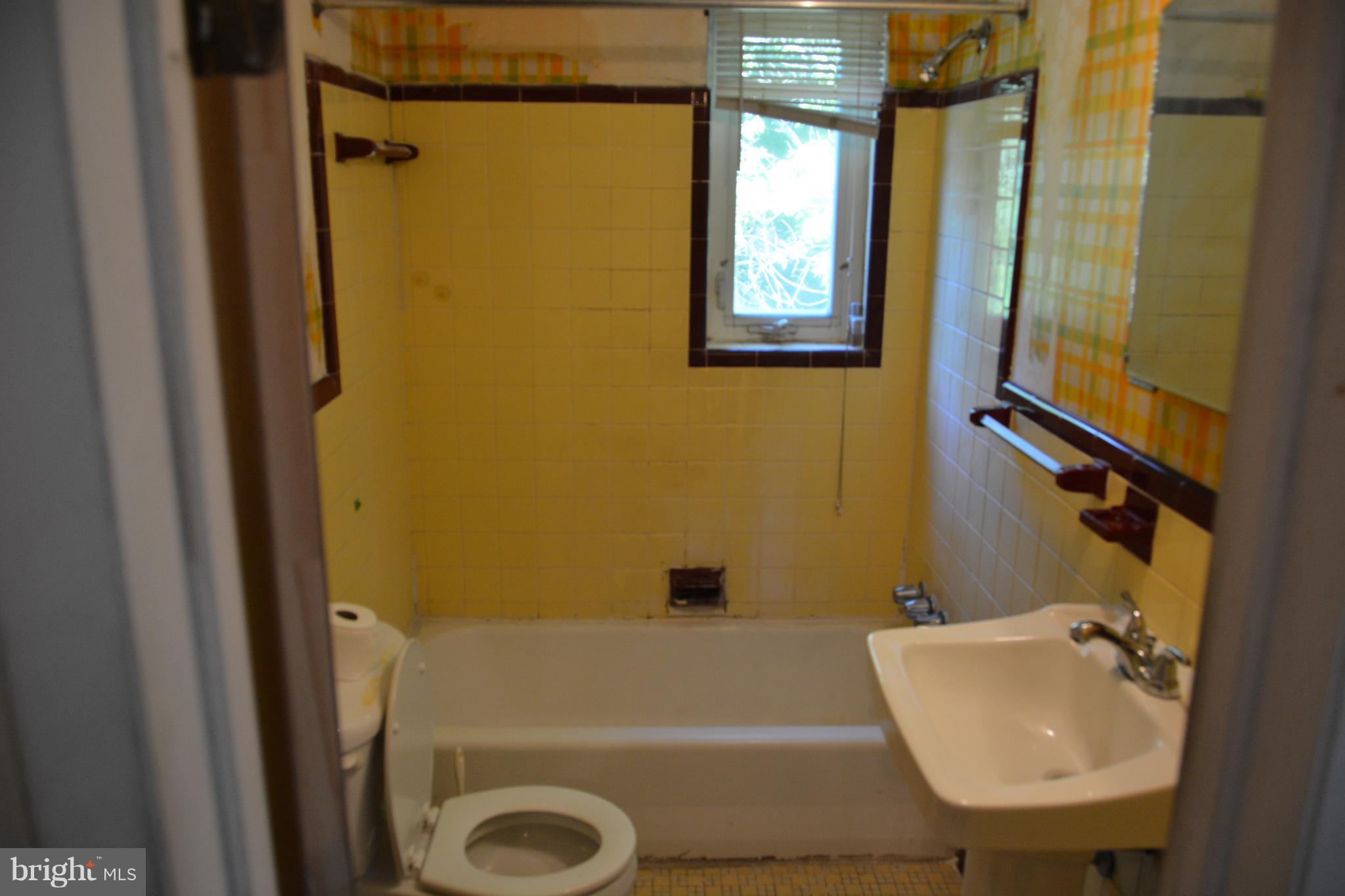 409 Addison Road South Capitol Heights, MD 20743 - Photo 15 of 30 Bath second level