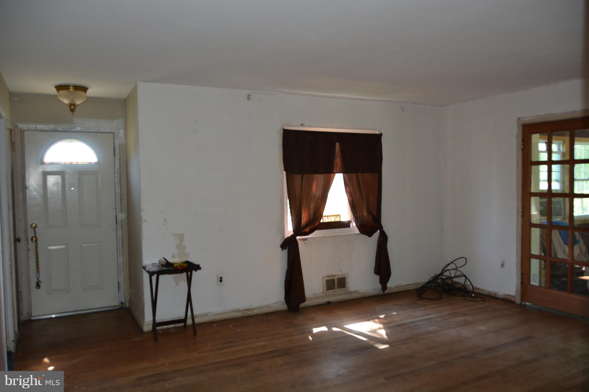 409 Addison Road South Capitol Heights, MD 20743 - Photo 4 of 30 Interior (General)