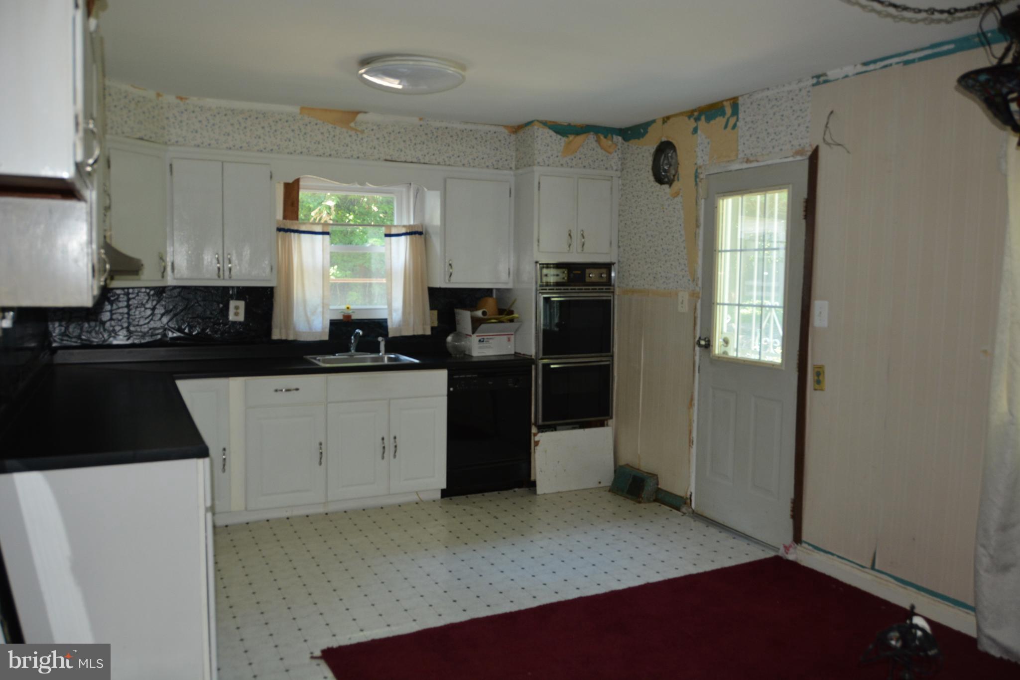 409 Addison Road South Capitol Heights, MD 20743 - Photo 5 of 30 Kitchen main level