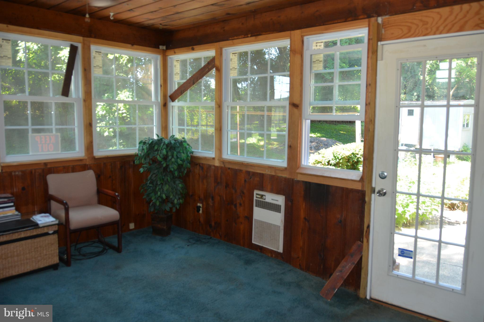 409 Addison Road South Capitol Heights, MD 20743 - Photo 7 of 30 sunroom - main level