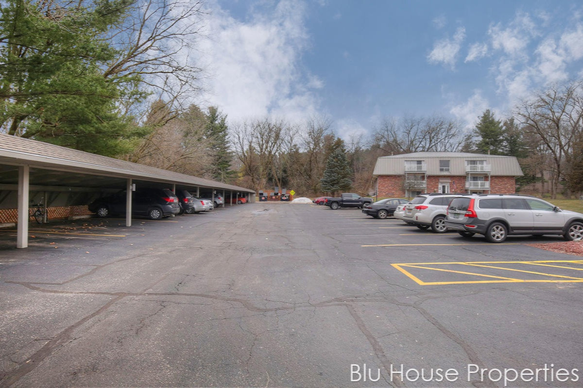 6714 Cascade Road Southeast, Unit C12 Grand Rapids, MI 49546 - Photo 24 of 24 6738Cascade