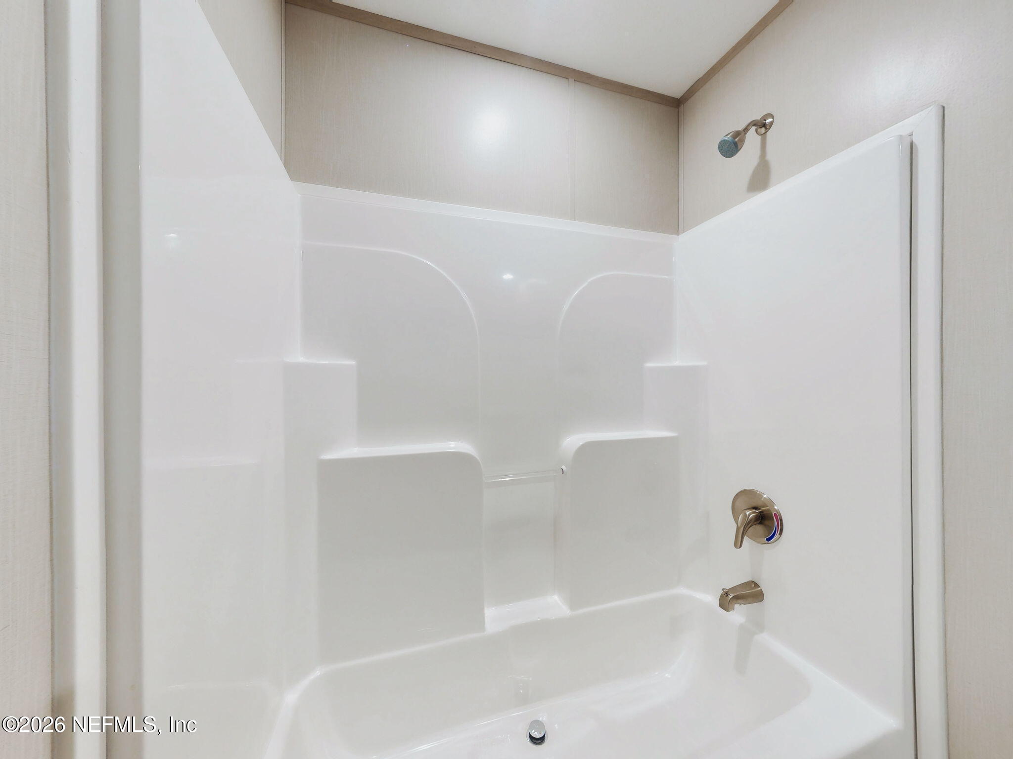 5784 County Road 214 Keystone Heights, FL 32656 - Photo 48 of 62 a bathroom with a bathtub