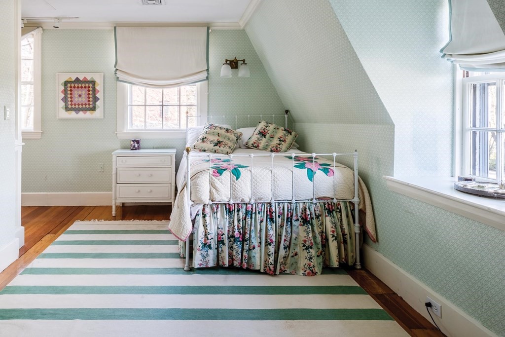 74 Holland Road Brookline, MA 02445 - Photo 11 of 17