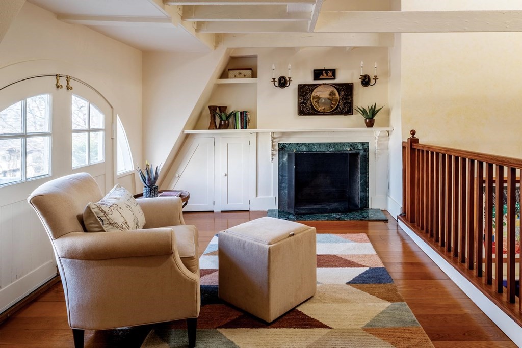 74 Holland Road Brookline, MA 02445 - Photo 5 of 17