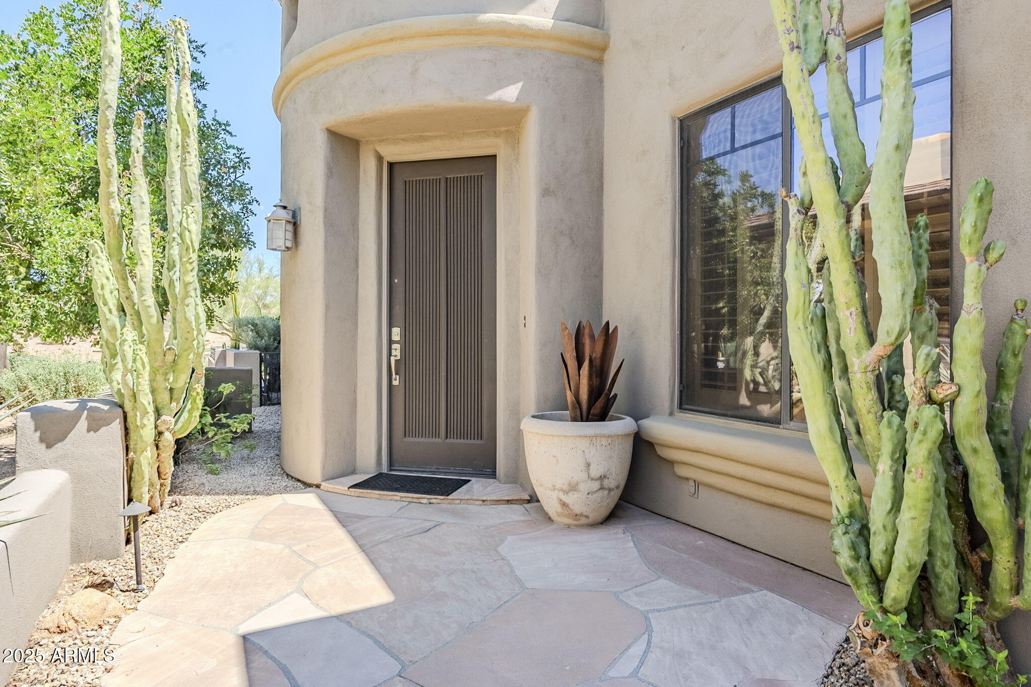 9270 East Thompson Peak Parkway, Unit 342 Scottsdale, AZ 85255 - Photo 4 of 40 a view of a bathtub in back yard of a building
