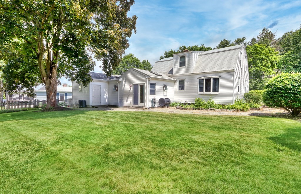 804 Trapelo Road Waltham, MA 02452 - Photo 24 of 27 Gallery Image 24