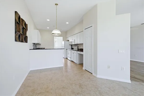 $2,350 | 4456 Streamside Court, Unit 1605, Sarasota, FL 34238