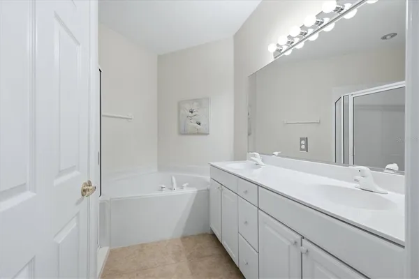 $2,350 | 4456 Streamside Court, Unit 1605, Sarasota, FL 34238