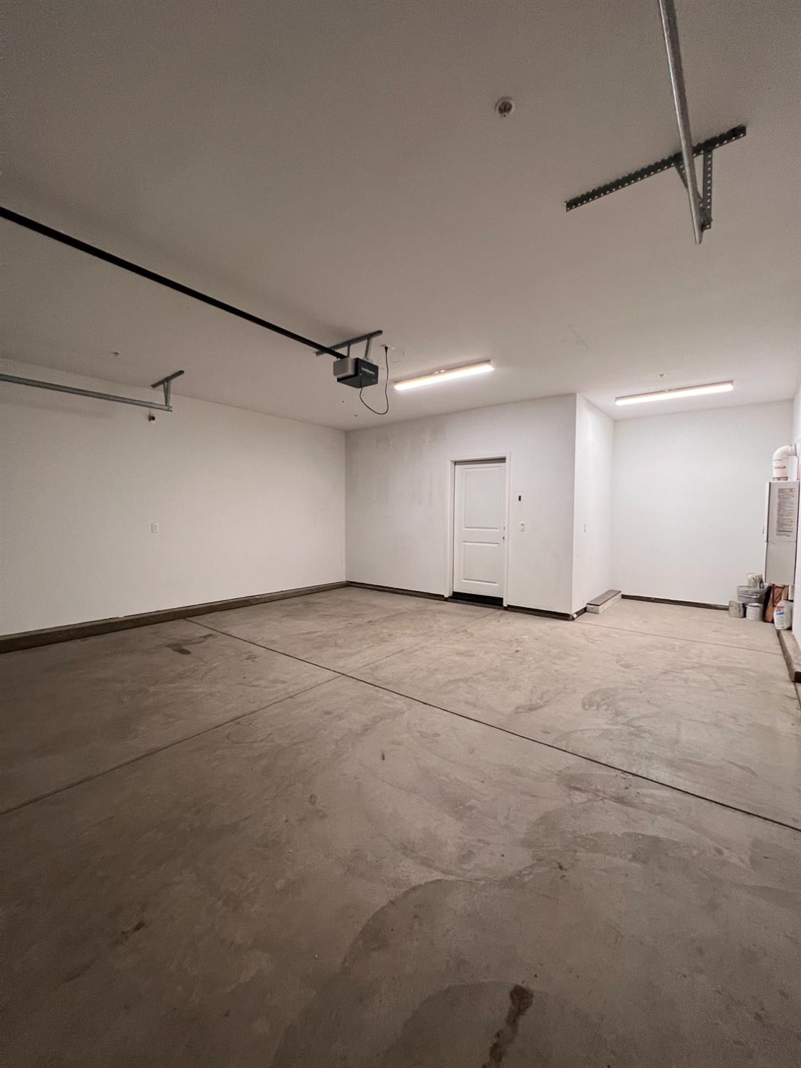 445 Expedition Avenue Madera, CA 93636 - Photo 23 of 36 a view of a room with an empty space