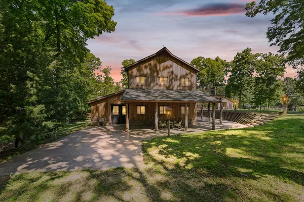$1,490,000 | 3019 Adirondack Lane, Centralia, IL 62801