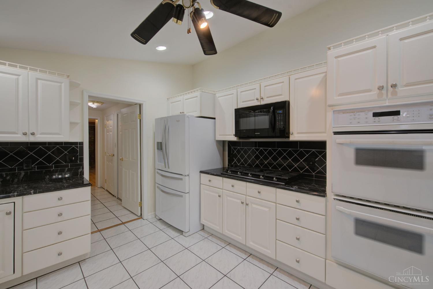 1140 Pamela Road Cincinnati, OH 45255 - Photo 7 of 33