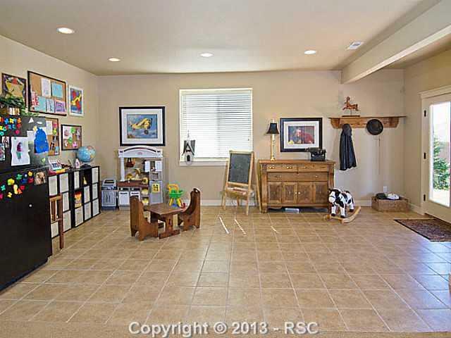 13872 Windy Oaks Road Colorado Springs, CO 80921 - Photo 15 of 23