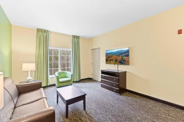 $215,000 | 225 Collier Drive, Unit 1317, Sevierville, TN 37862