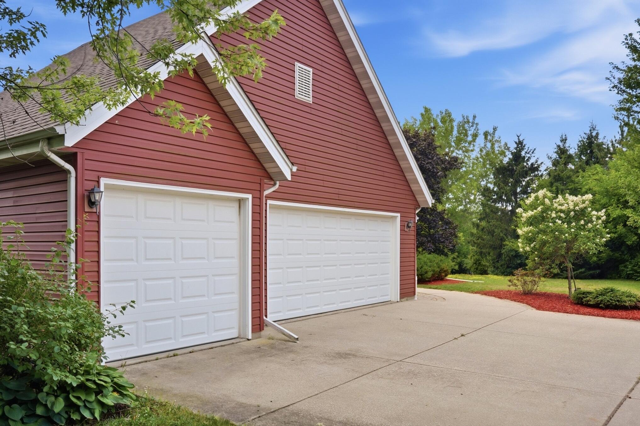 3725 South Joseph Road New Berlin, WI 53151 - Photo 53 of 83 57_Garage_Doors