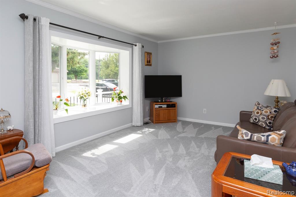9026 Woodside Road Northville, MI 48167 - Photo 13 of 56