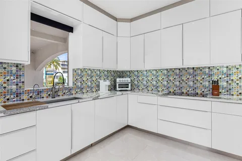 $3,599,999 | 3021 Riomar Street, Fort Lauderdale, FL 33304